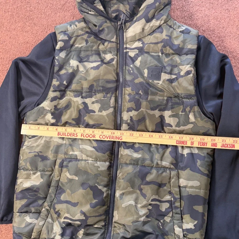Under Armour Boys Youth XL Camo Hybrid Puffer Jacket Full Zip Hooded Green Black